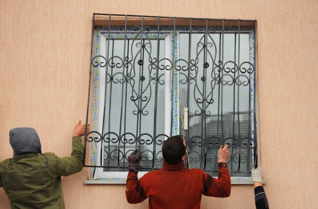 Pose de barreaux de sécurité