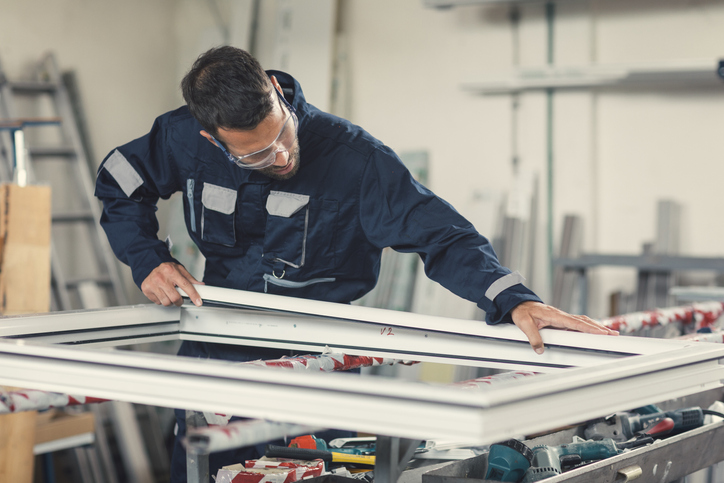 Fabrication d'une fenêtre en PVC