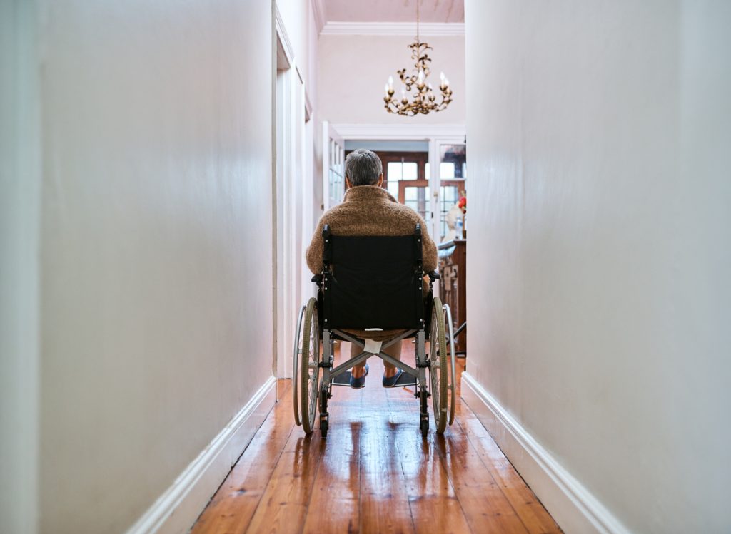 -adapter son-logement-aux-personnes-agees-fauteuil-roulant