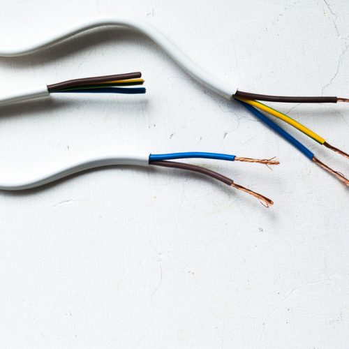 Comment tester un fil électrique avec un multimètre ?