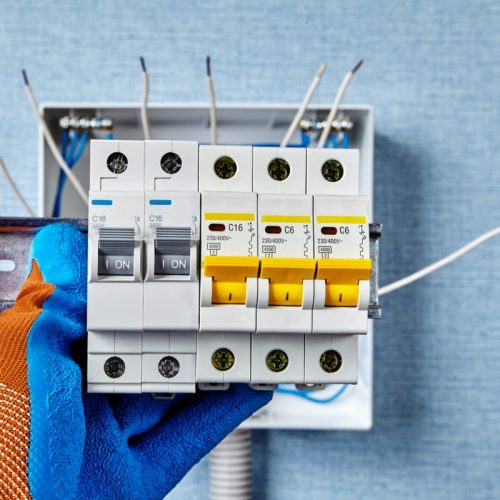 Quels labels obligatoires pour le matériel électrique ?