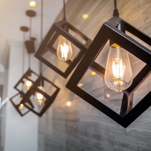 Comment brancher un lustre ?