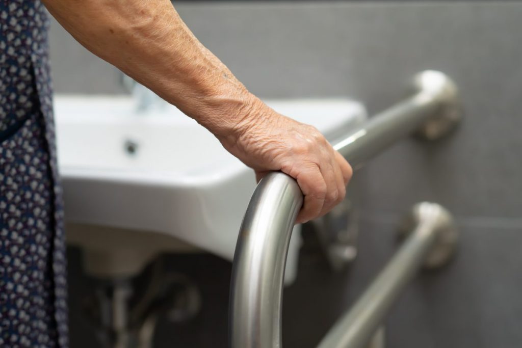 barre d'appui adapter son logement aux séniors