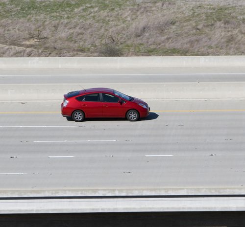 Comment préparer un long trajet en voiture électrique ?