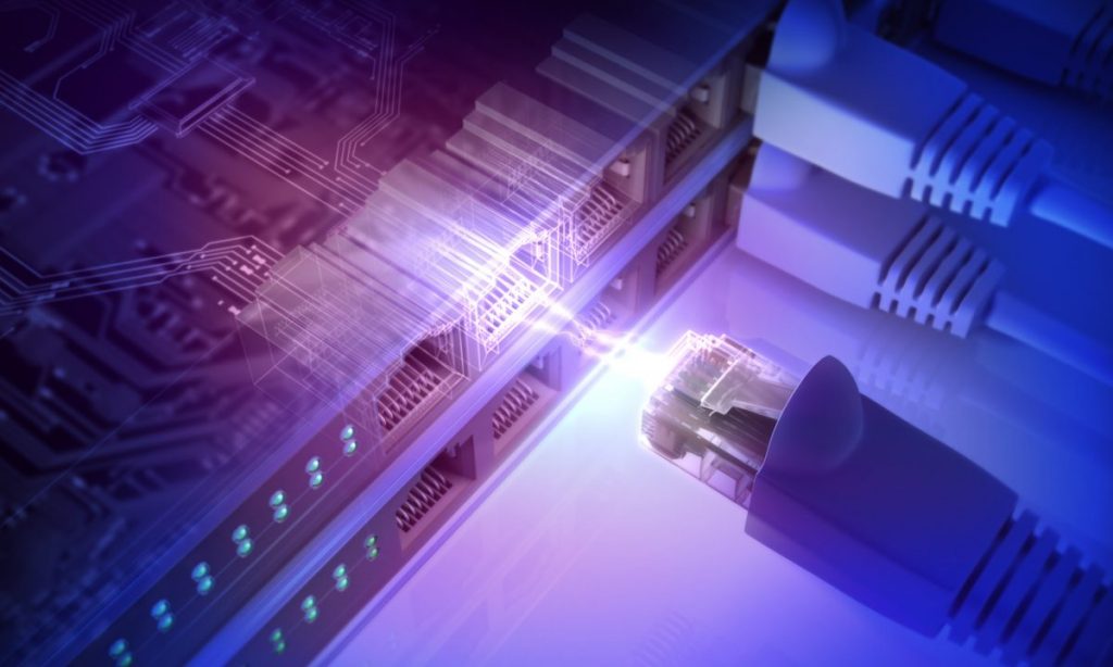 prise réseau et cable ethernet