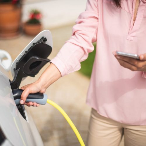 Comment choisir votre assurance voiture électrique ?