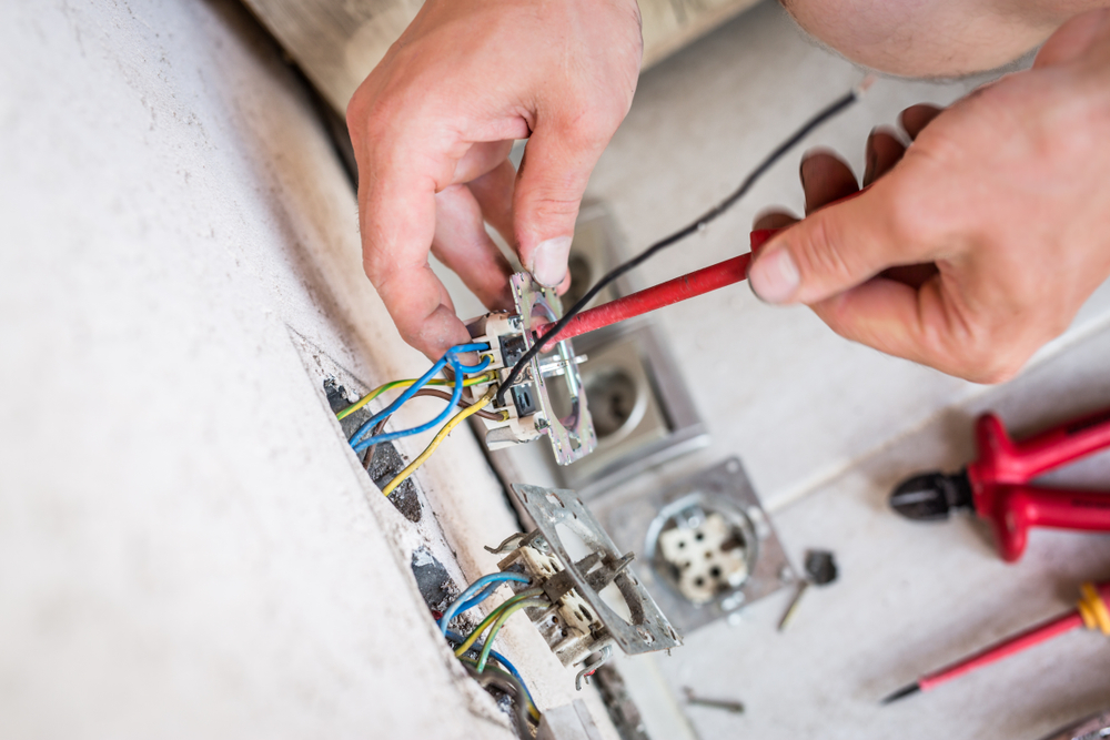 electricite-achat-immobilier-ancien-comment-bien-evaluer-son-budget