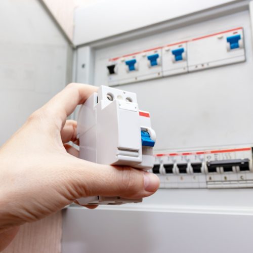 Choisir un interrupteur différentiel, type A, type AC ou type Hi ?