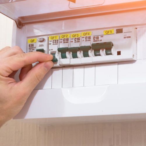 Comment installer un télévariateur modulaire ?