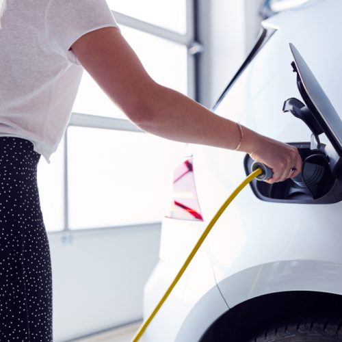 Borne monophasée ou triphasée : quelle borne de recharge installer ?