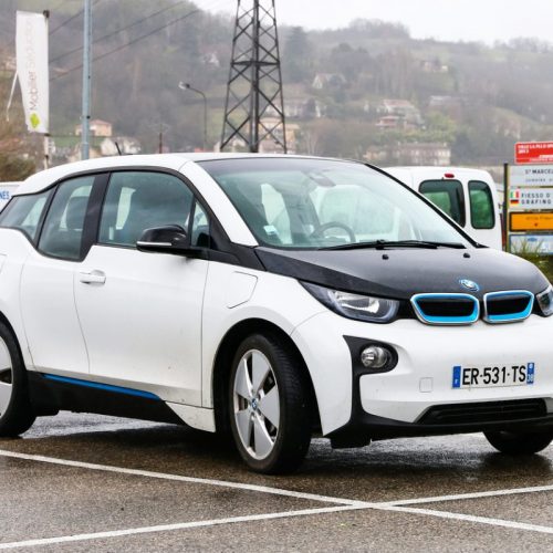 Quelle borne de recharge pour une BMW i3 ?