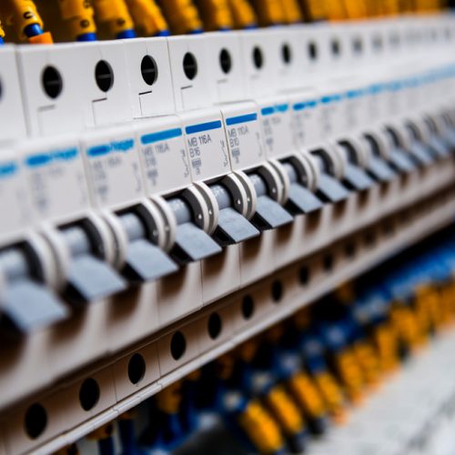 Comment organiser une rangée de tableau électrique ?