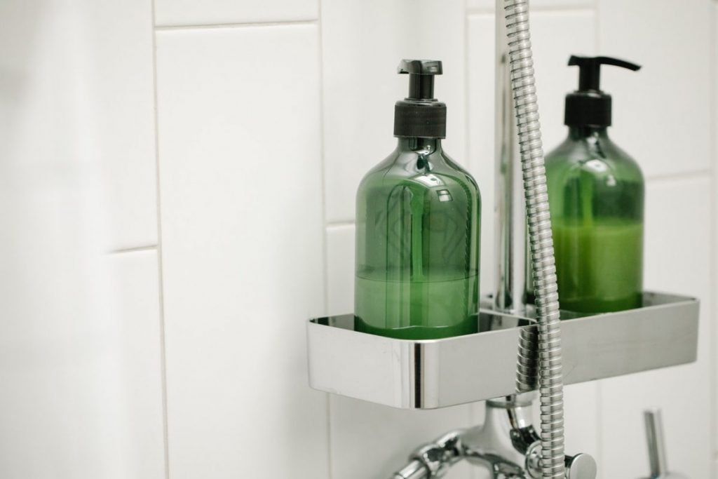 carrelage-vertical-salle-de-bain