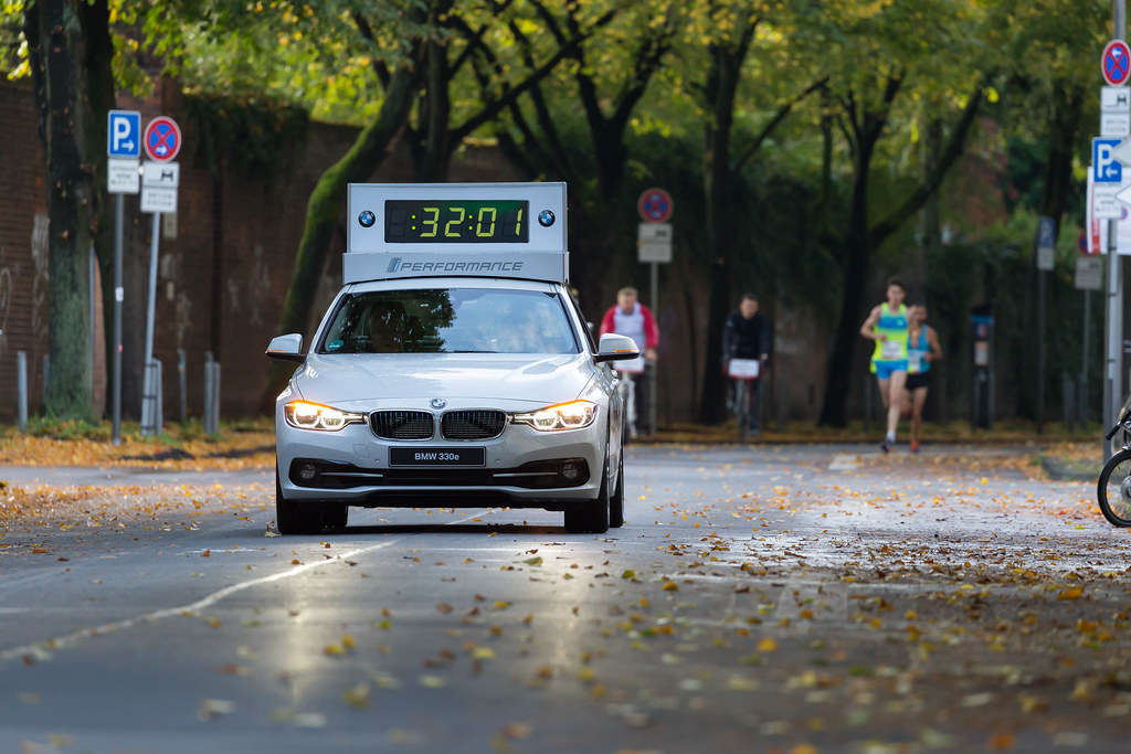 BMW-330e