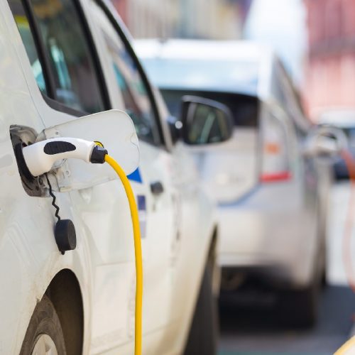 Voiture électrique : vers un réseau automobile propre en 2035 ?