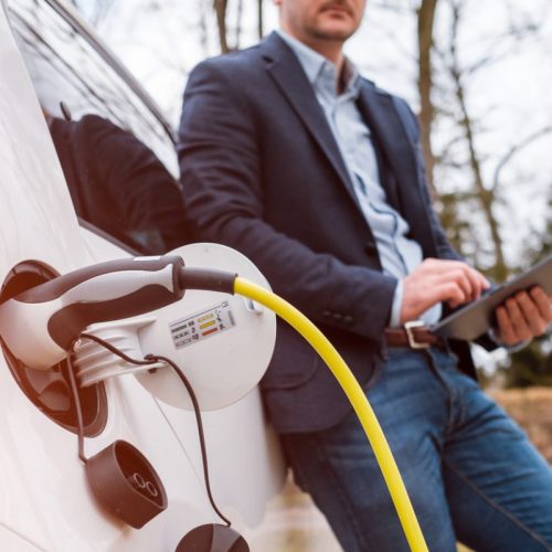 Quelles aides pour l’installation de bornes de recharge en entreprise ?