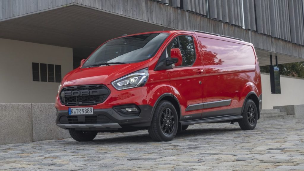 Ford e-transit rouge