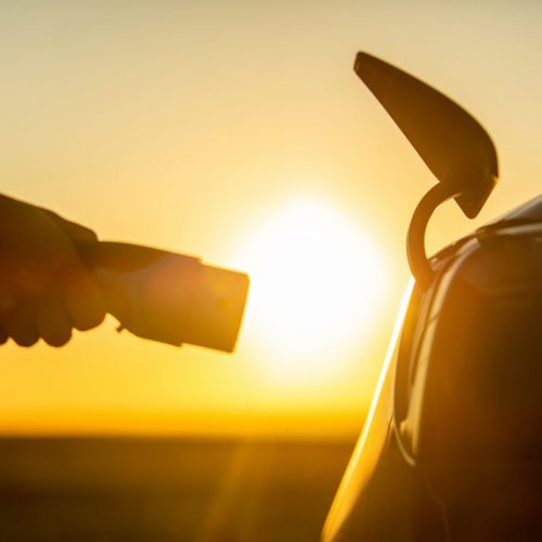 Peut-on installer une borne DC de recharge ultrarapide chez soi ?