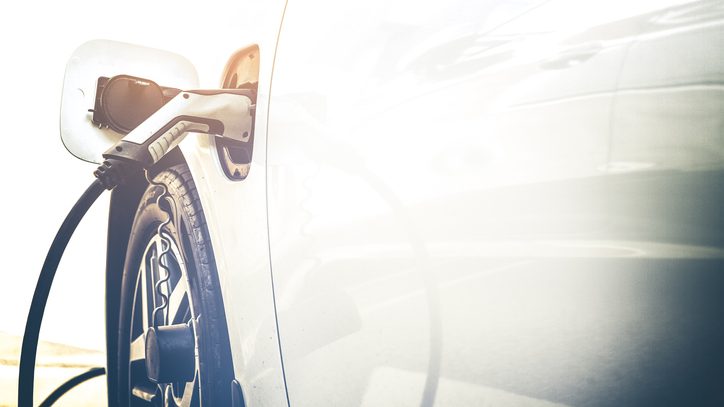 Recharger la Mercedes Classe E hybride rechargeable