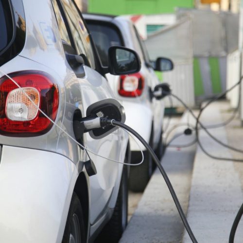 Voiture électrique pour les entreprises : quels avantages financiers ?