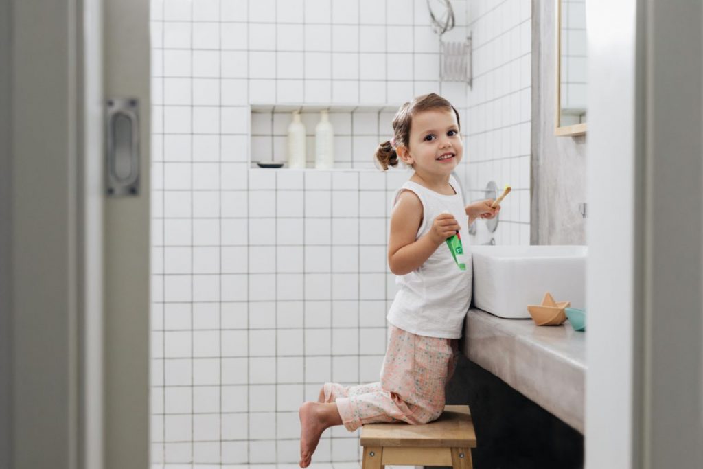sécurité-enfants-salle-de-bain