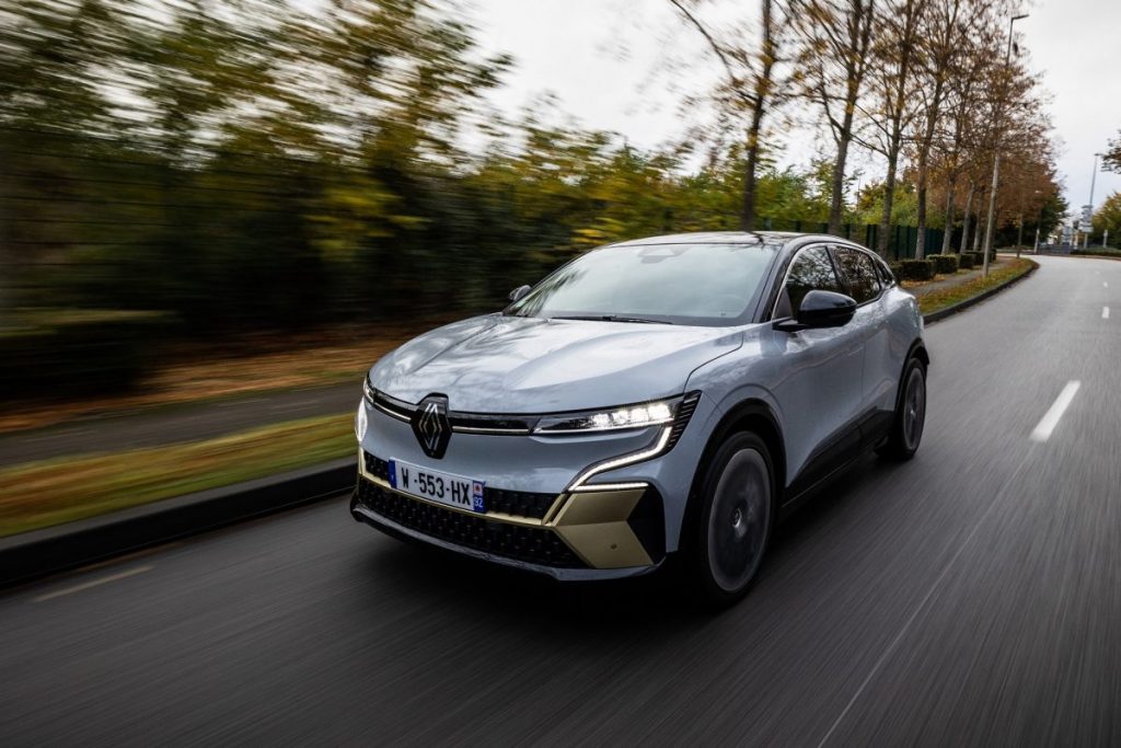 Renault Megane ETech quelle borne de recharge choisir ? IZI by EDF Renault Megane ETech quelle borne de recharge choisir ? IZI by EDF