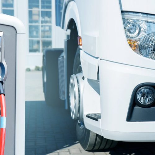Electrification des camions : jusqu’à 150 000 € d’aides