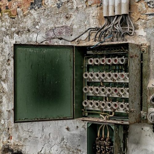 A quoi reconnait-on une ancienne installation électrique ?