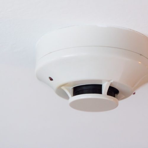 Détecteur de fumée : pourquoi s’équiper ?