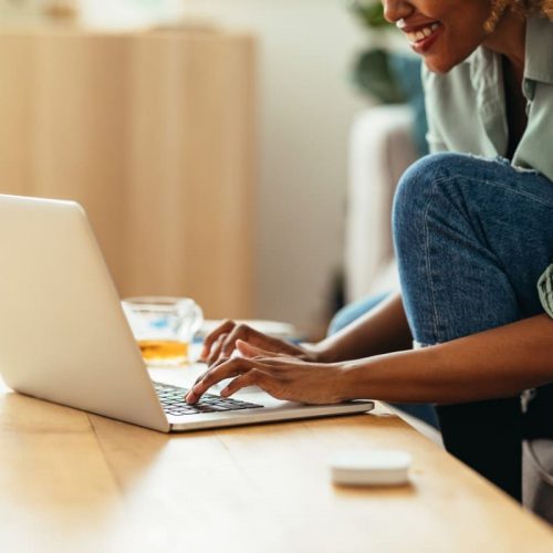 Frais d’électricité en télétravail : combien dépense-t-on réellement ?