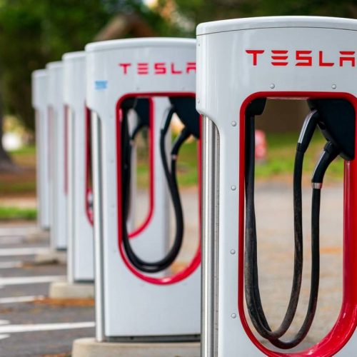 Quelle est la puissance des bornes de recharge Tesla ?