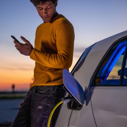 Combien de temps prend la recharge d’une voiture électrique ?