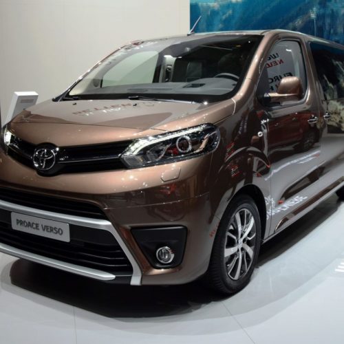 À la découverte des voitures électriques par Toyota