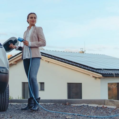 Un crédit d’impôt à 500 € pour l’installation d’une borne de recharge à domicile