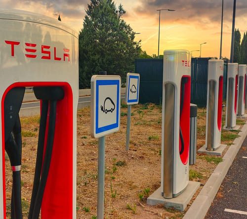 5 conseils pour recharger sa voiture électrique sur autoroute