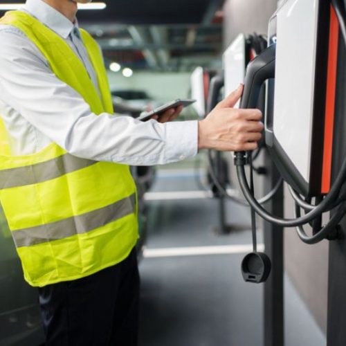 Comment entretenir et maintenir les bornes de recharge d’une copropriété ? 