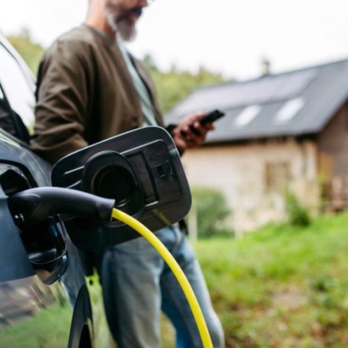 Combien coûte l’assurance auto d’une voiture électrique ?