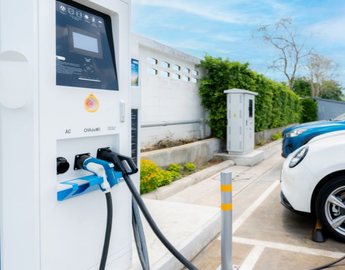 borne de recharge publique ecran