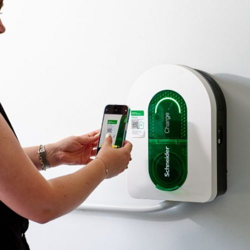 Comment programmer ma borne de recharge électrique ?