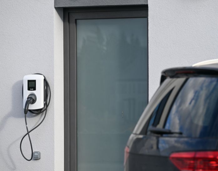 Borne de recharge reconditionnée : une solution à domicile ?