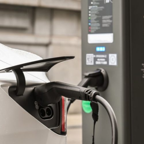Quelle prise pour recharger une voiture électrique ?