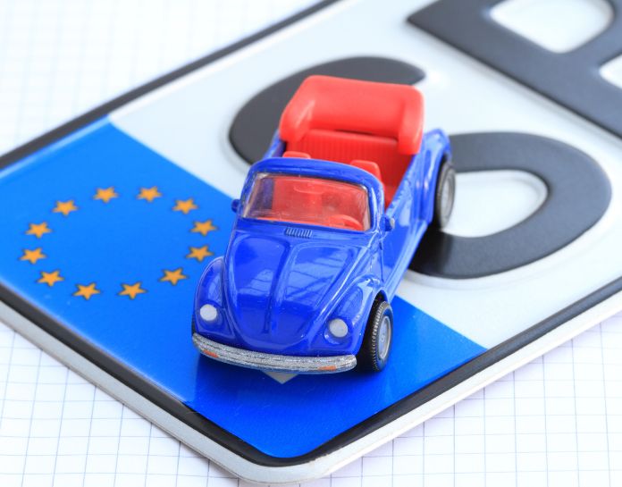 Voiture ancienne sur plaque immatriculation europeenne